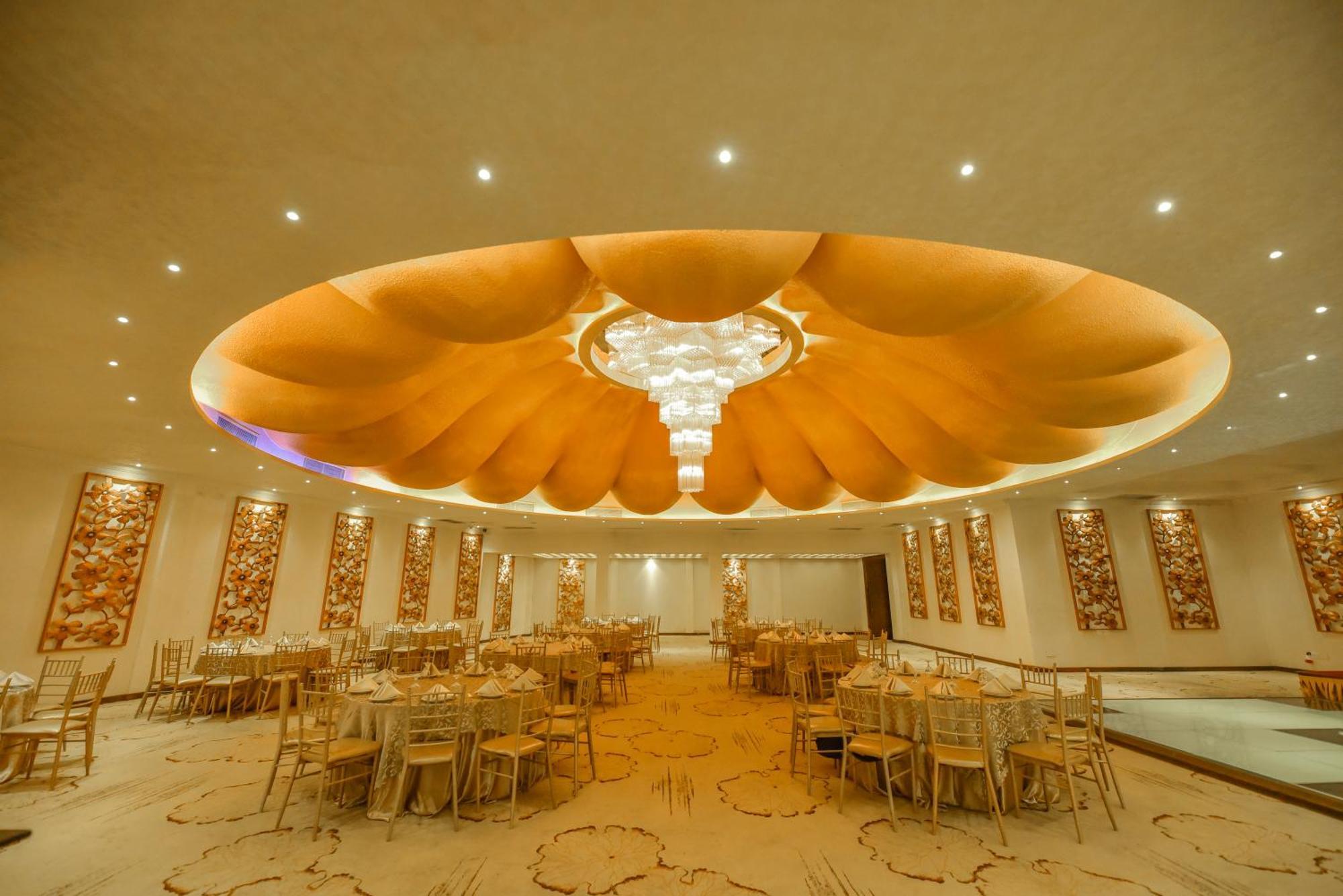 The Full Moon Hotel คาตุนายากา ภายนอก รูปภาพ