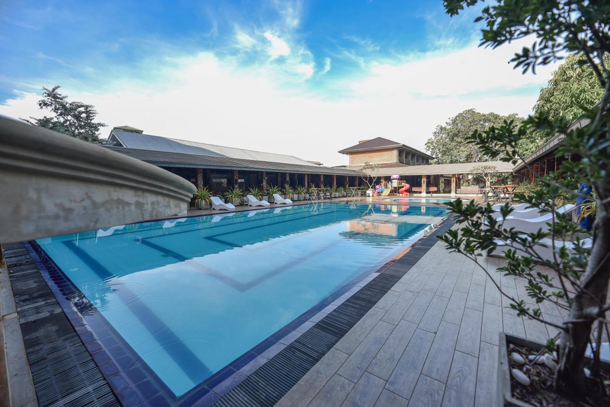 The Full Moon Hotel คาตุนายากา ภายนอก รูปภาพ